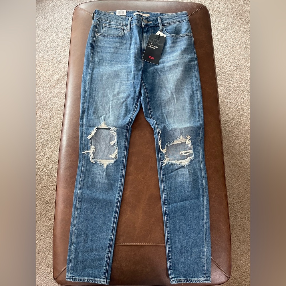 Levi's Women's Distressed Blue Skinny Jeans